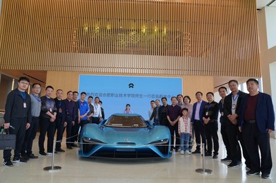 產(chǎn)教融合、工學交替、知行合一——汽車工程學院師生蔚來行舞臺藝術造型策劃紀實